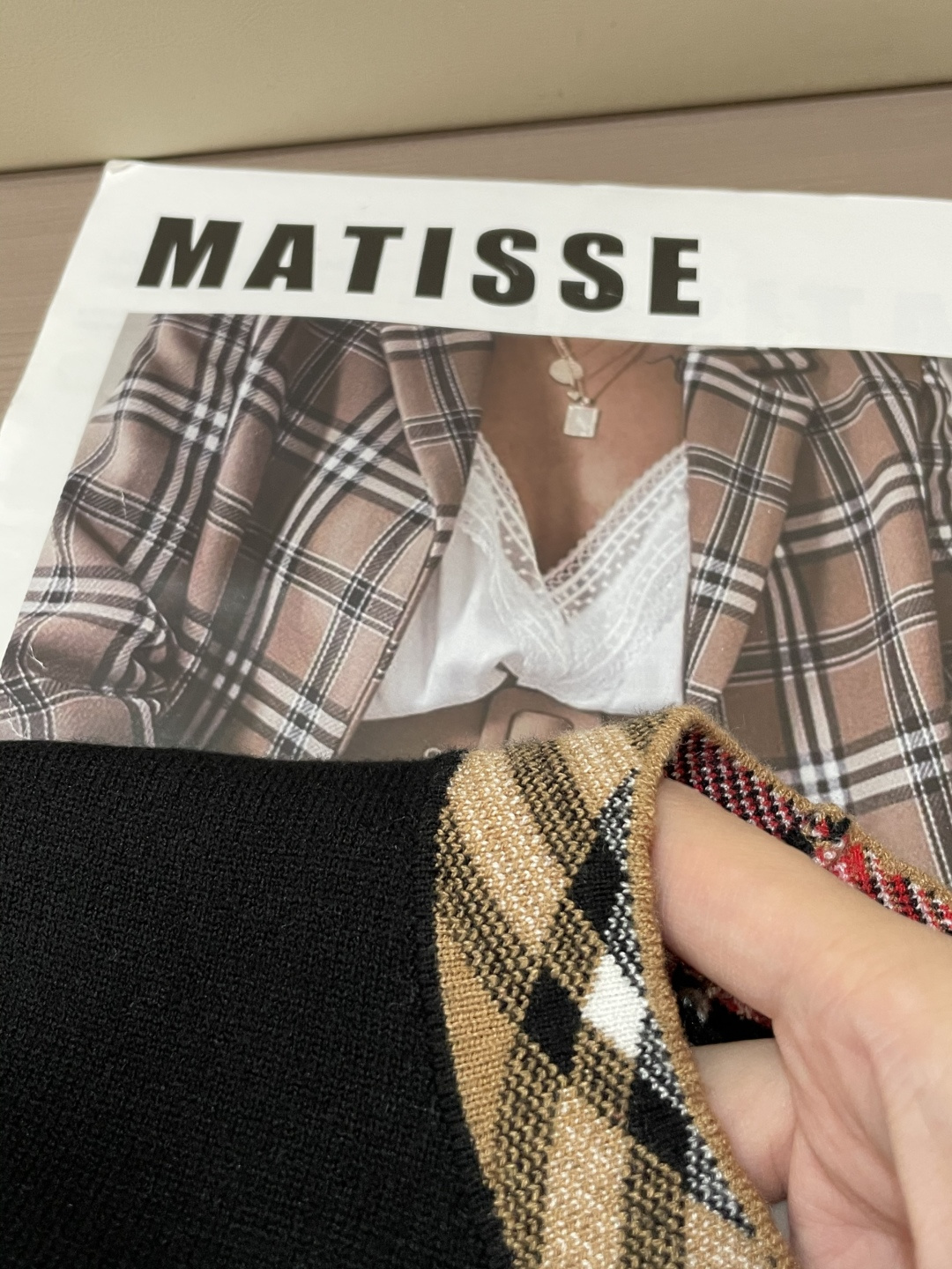 BUR 重磅推荐！2025aw秋冬新款 专柜同步 时尚经典基础款针织衫 秋冬必备款 采用针织衫加厚毛衣，