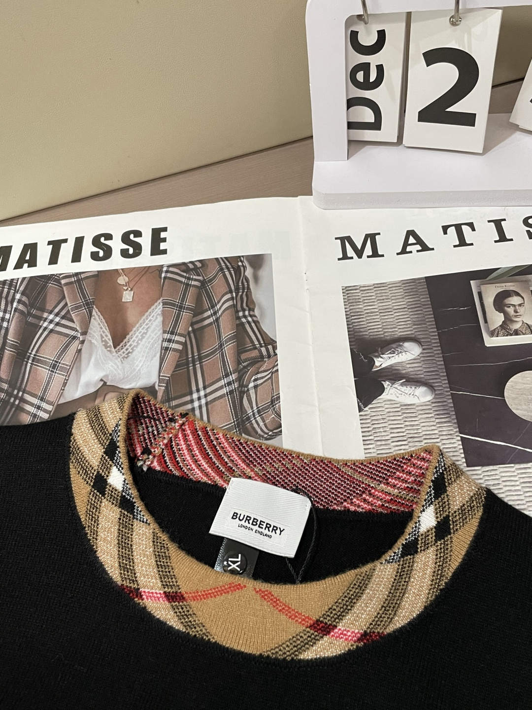 BUR 重磅推荐！2025aw秋冬新款 专柜同步 时尚经典基础款针织衫 秋冬必备款 采用针织衫加厚毛衣，