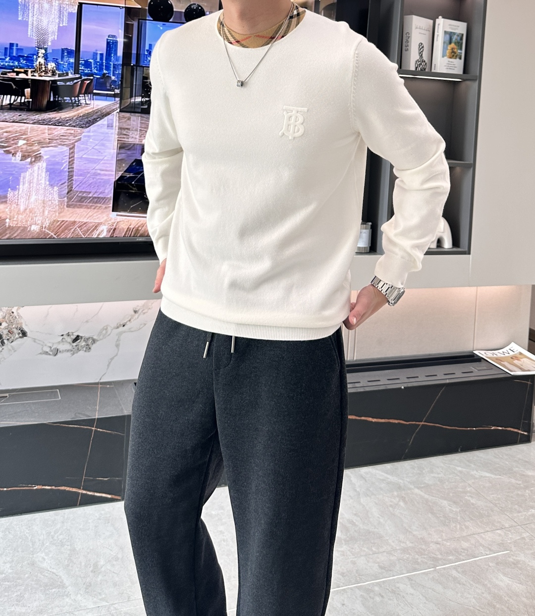 BUR 重磅推荐！2025aw秋冬新款 专柜同步 时尚经典基础款针织衫 秋冬必备款 采用针织衫加厚毛衣，