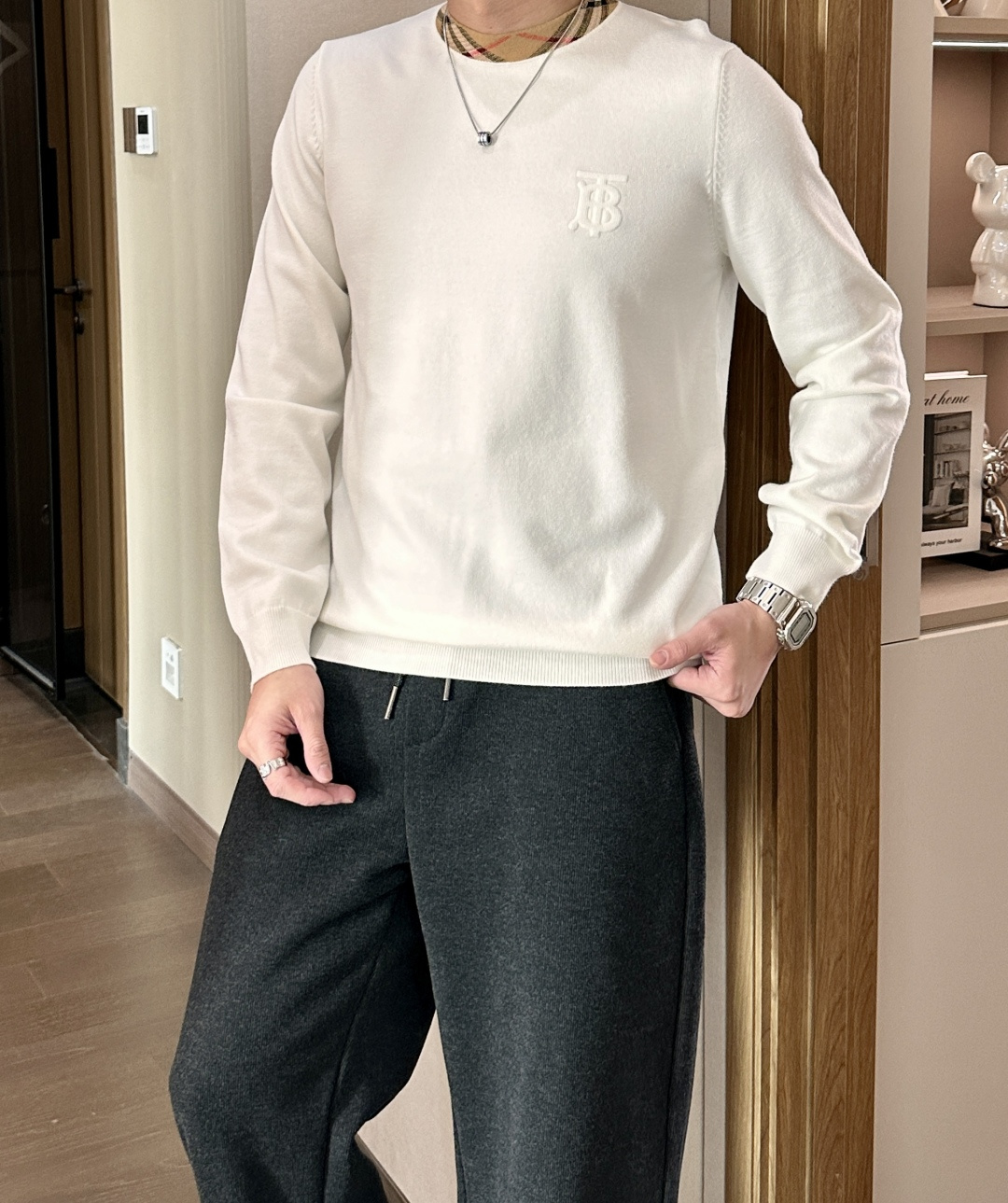 BUR 重磅推荐！2025aw秋冬新款 专柜同步 时尚经典基础款针织衫 秋冬必备款 采用针织衫加厚毛衣，