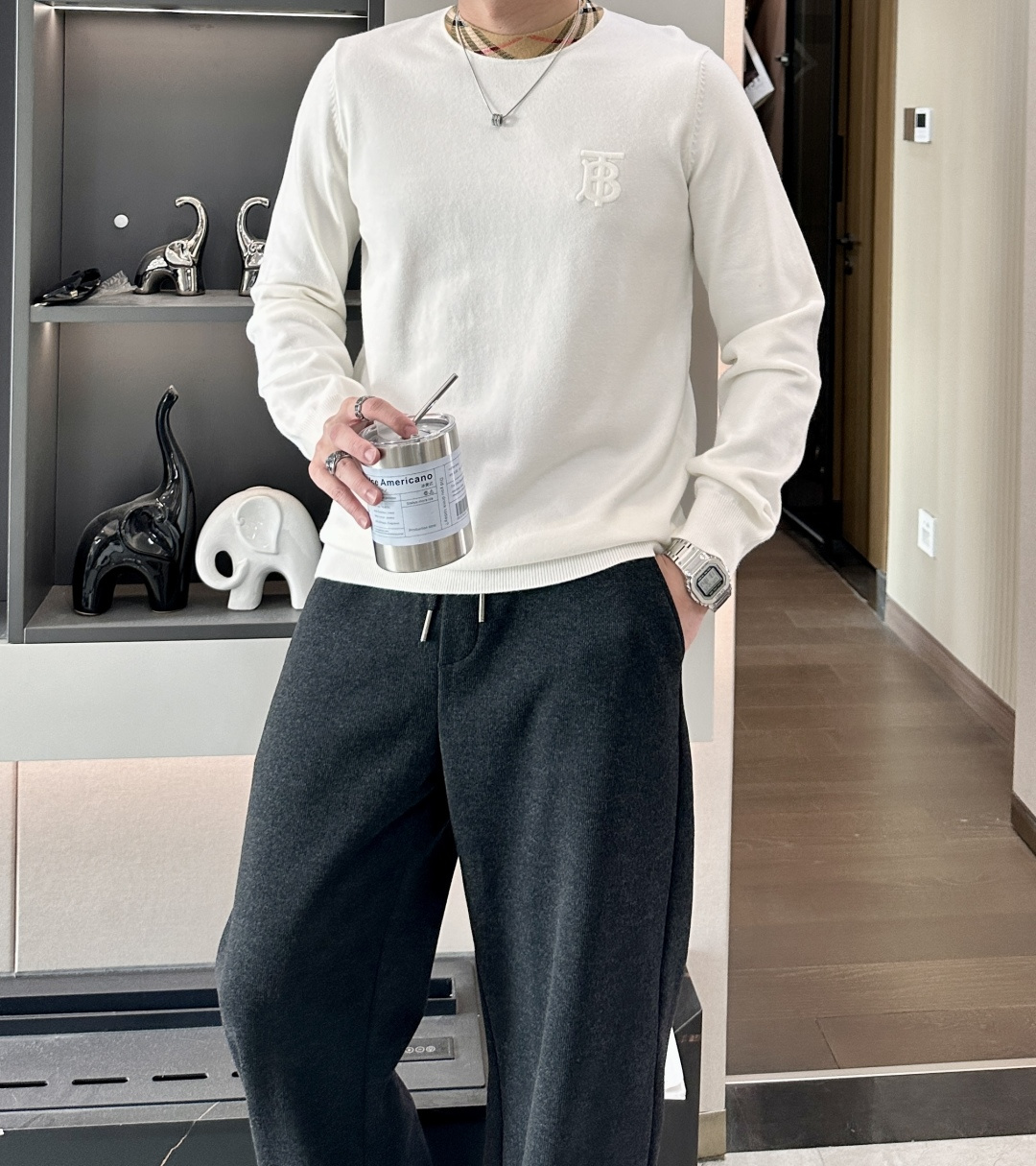 BUR 重磅推荐！2025aw秋冬新款 专柜同步 时尚经典基础款针织衫 秋冬必备款 采用针织衫加厚毛衣，