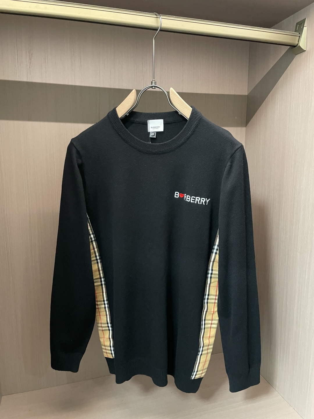 BUR 重磅推荐！2025aw秋冬新款 专柜同步 时尚经典基础款针织衫 秋冬必备款 采用针织衫加厚毛衣，