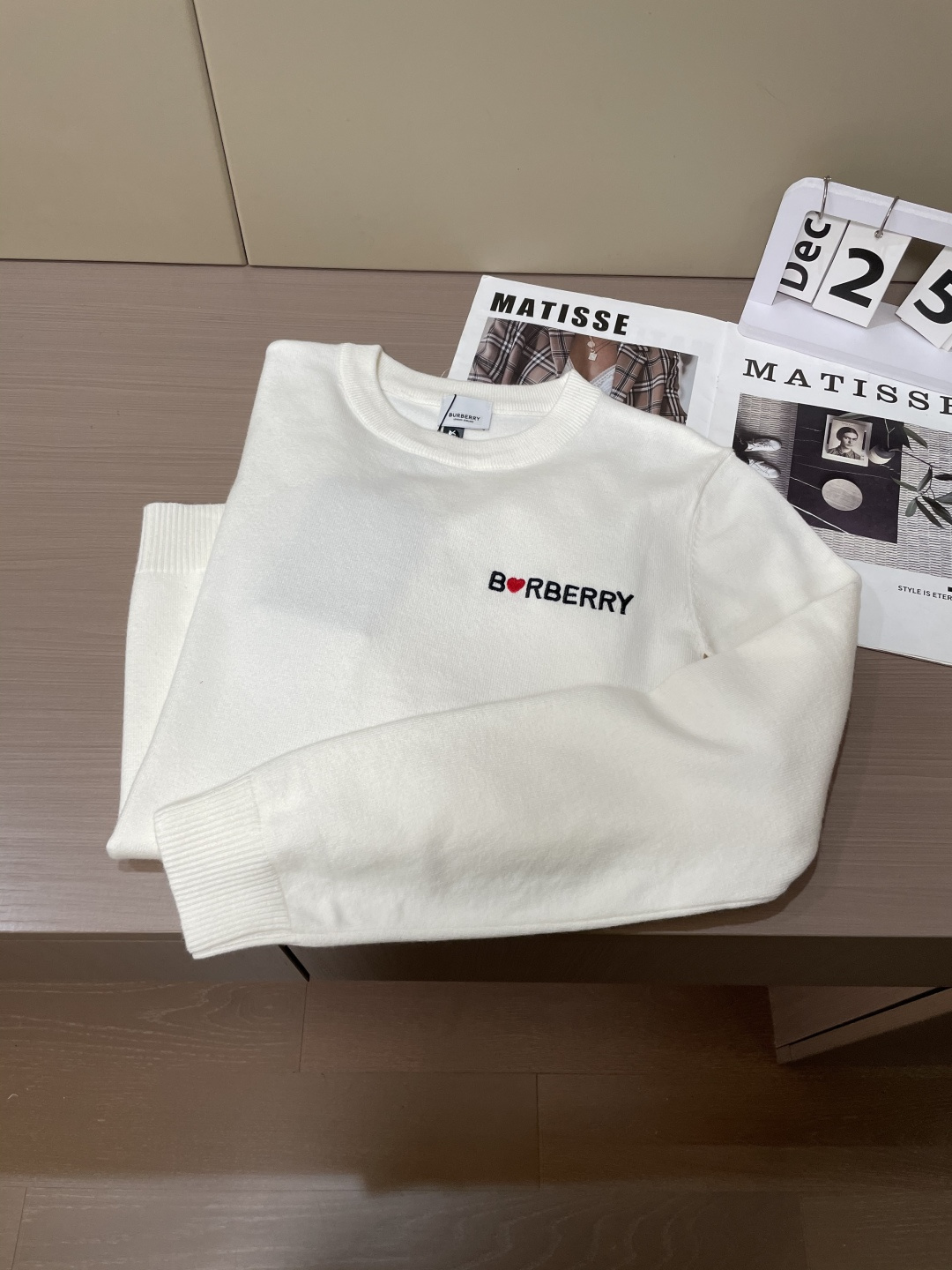 BUR 重磅推荐！2025aw秋冬新款 专柜同步 时尚经典基础款针织衫 秋冬必备款 采用针织衫加厚毛衣，