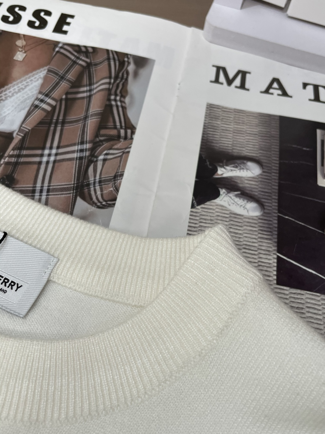 BUR 重磅推荐！2025aw秋冬新款 专柜同步 时尚经典基础款针织衫 秋冬必备款 采用针织衫加厚毛衣，