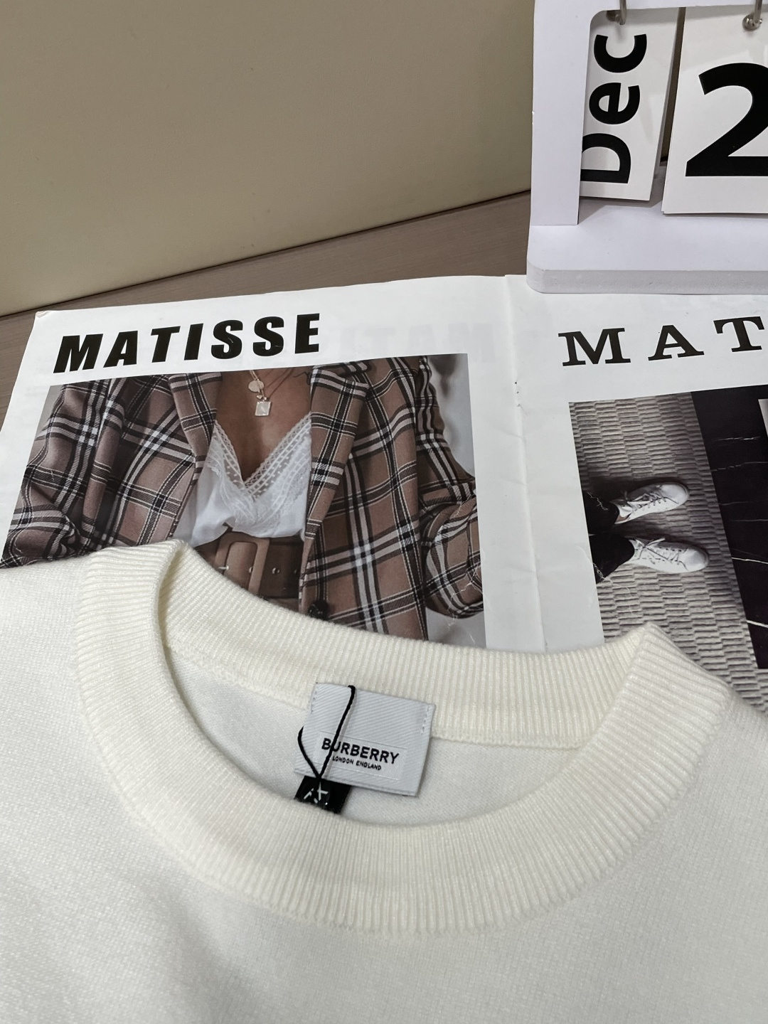 BUR 重磅推荐！2025aw秋冬新款 专柜同步 时尚经典基础款针织衫 秋冬必备款 采用针织衫加厚毛衣，