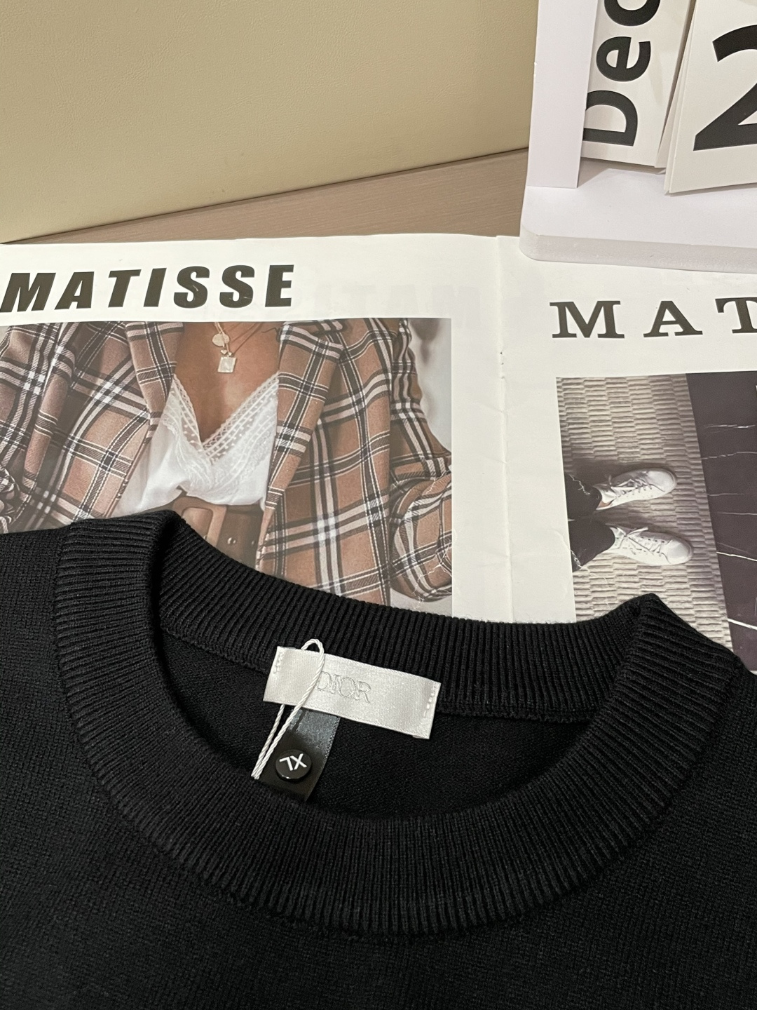 Dior 重磅推荐！2025aw秋冬新款 专柜同步 时尚经典基础款针织衫 秋冬必备款 采用针织衫加厚毛衣