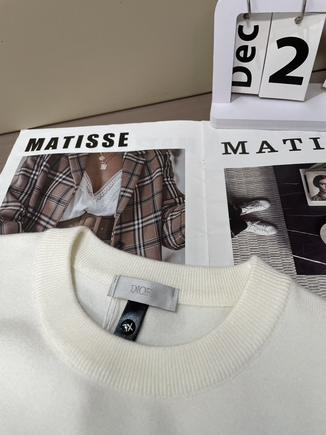 Dior 重磅推荐！2025aw秋冬新款 专柜同步 时尚经典基础款针织衫 秋冬必备款 采用针织衫加厚毛衣