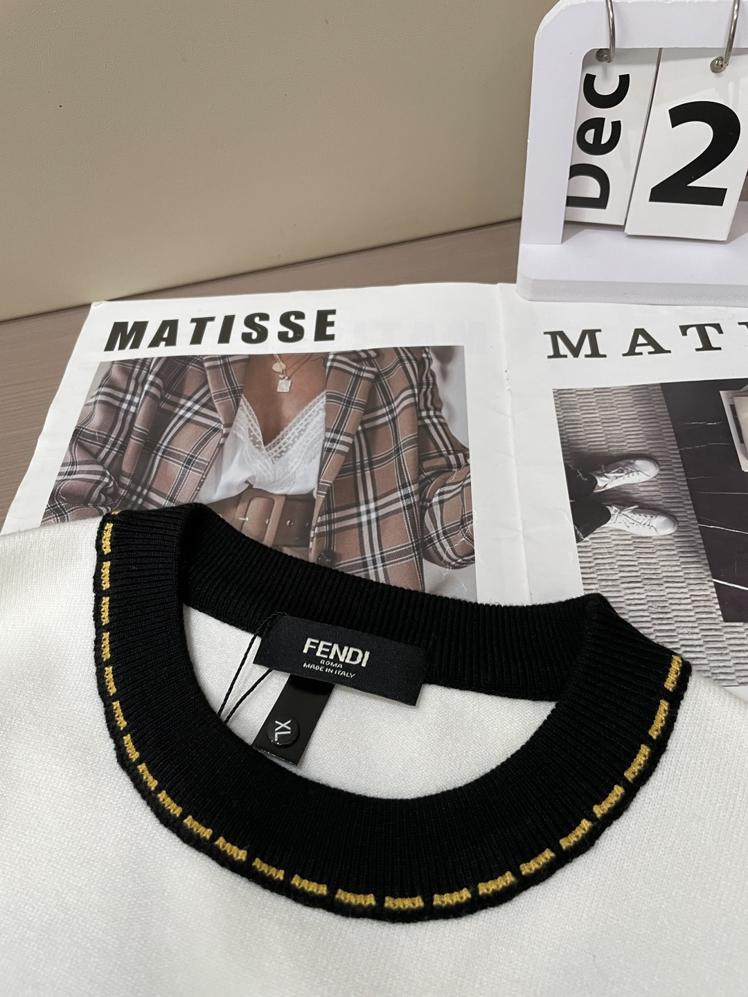 FD 重磅推荐！2025aw秋冬新款 专柜同步 时尚经典基础款针织衫 秋冬必备款 采用针织衫加厚毛衣，精