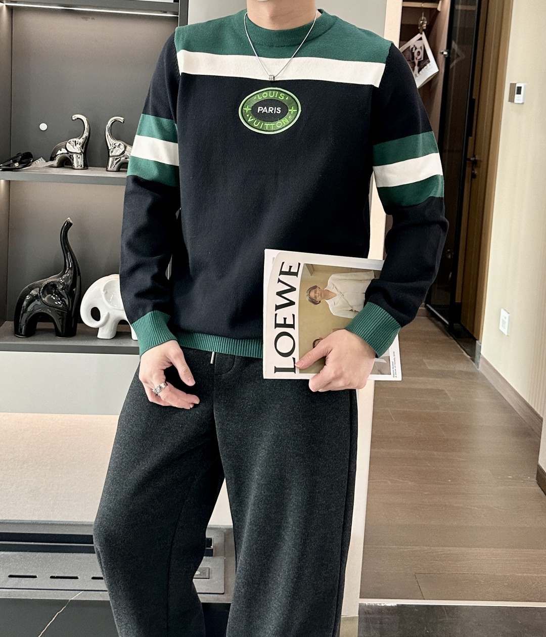 Lv 重磅推荐！2025aw秋冬新款 专柜同步 时尚经典基础款针织衫 秋冬必备款 采用针织衫加厚毛衣，精