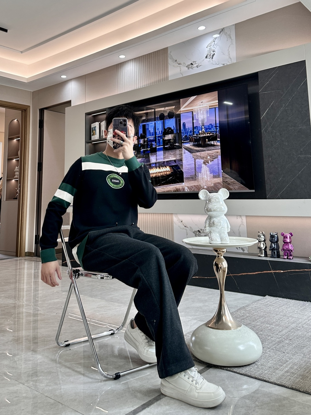 Lv 重磅推荐！2025aw秋冬新款 专柜同步 时尚经典基础款针织衫 秋冬必备款 采用针织衫加厚毛衣，精