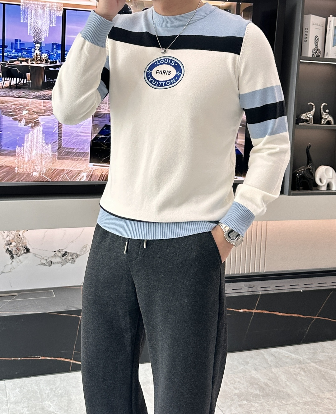 Lv 重磅推荐！2025aw秋冬新款 专柜同步 时尚经典基础款针织衫 秋冬必备款 采用针织衫加厚毛衣，精