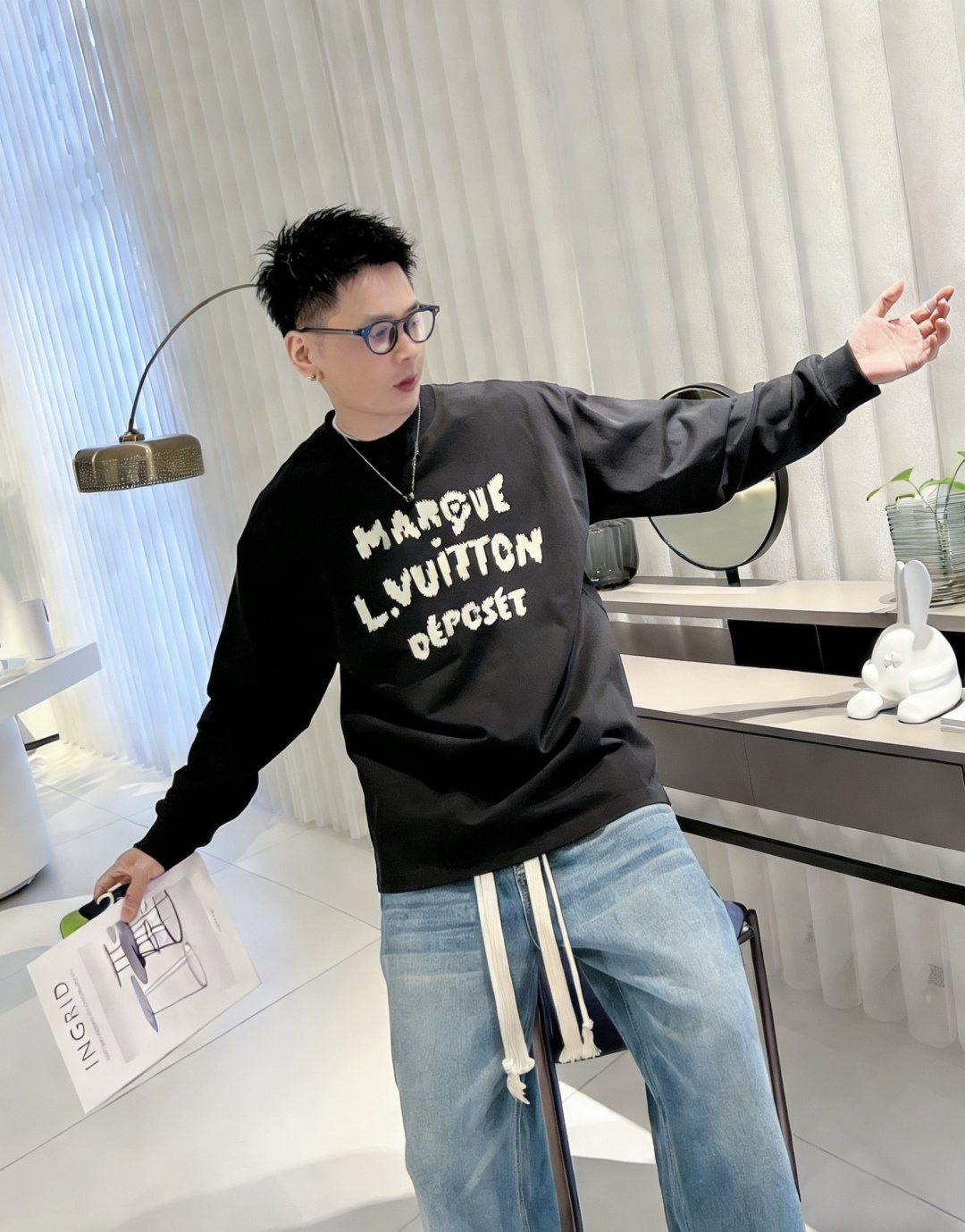 LV/2025秋冬新品 定制顶级卫衣棉，面料特别有质感，冬季必备单品，保暖性好。男女通穿，细节到位，版型