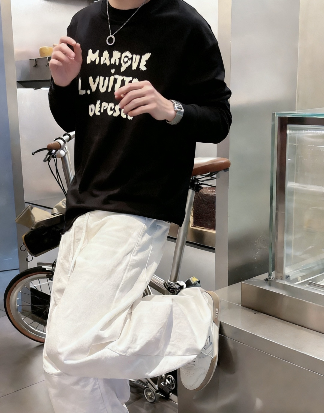 LV/2025秋冬新品 定制顶级卫衣棉，面料特别有质感，冬季必备单品，保暖性好。男女通穿，细节到位，版型