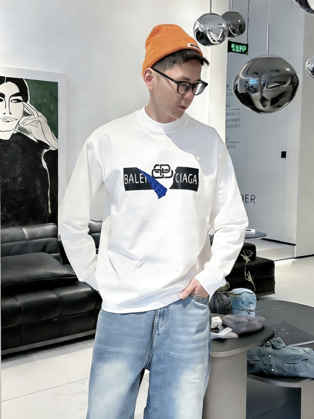 巴黎世家 /2025秋冬新品 定制顶级卫衣棉，面料特别有质感，冬季必备单品，保暖性好。男女通穿，细节到位