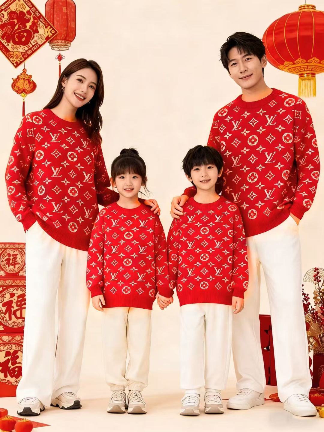 LV新年限定童装毛衣｜萌趣红运上身新年萌娃的奢感仪式感，这件LV红纹毛衣直接拉满🔴经典老花提花错落铺陈在