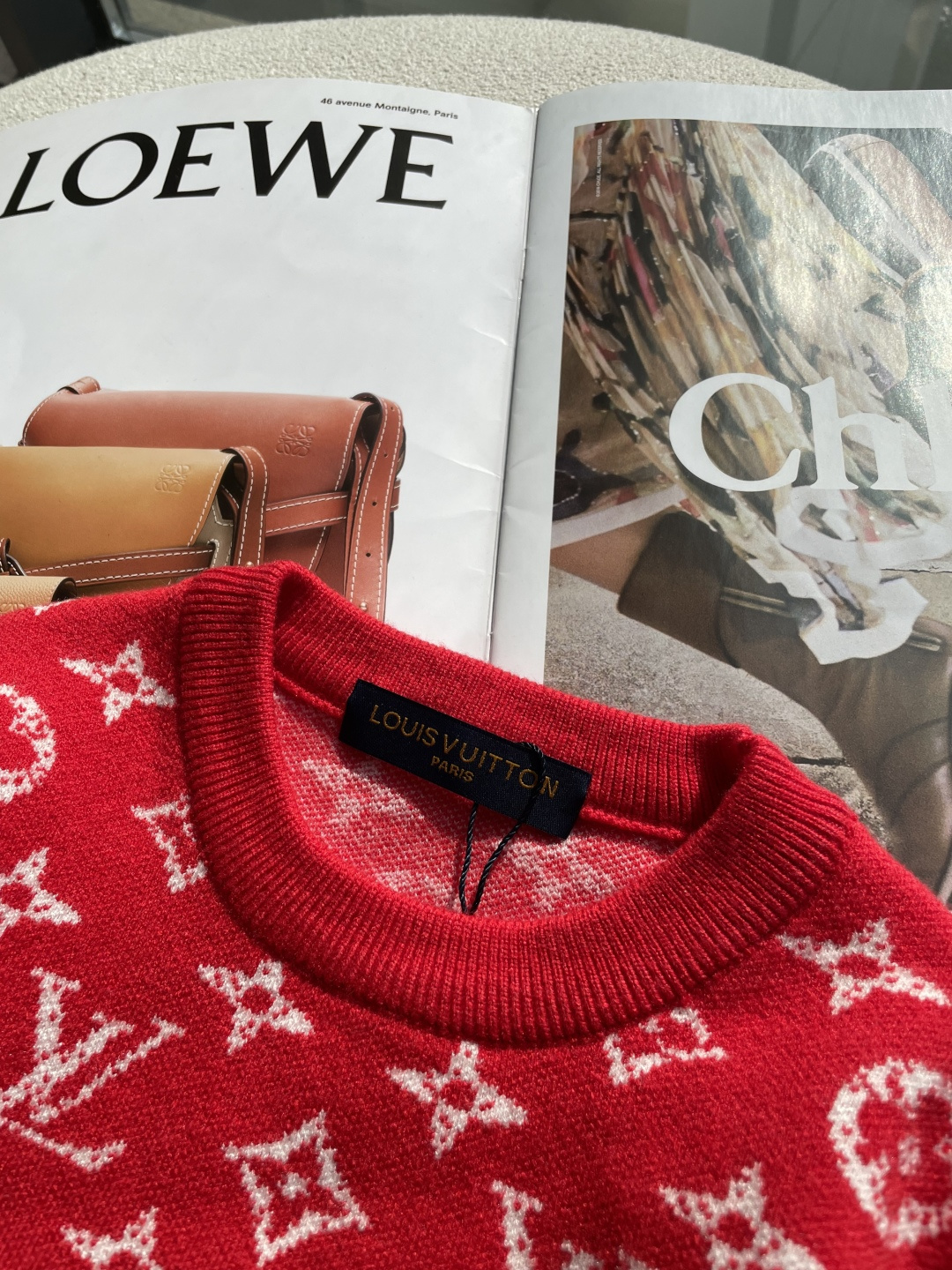 LV新年限定童装毛衣｜萌趣红运上身新年萌娃的奢感仪式感，这件LV红纹毛衣直接拉满🔴经典老花提花错落铺陈在