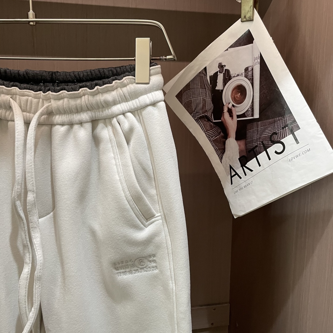 Maison Margiela马吉拉M-3XL弯刀剪裁束脚卫裤 秋冬针织休闲裤男▫️面料：高克重针织带微