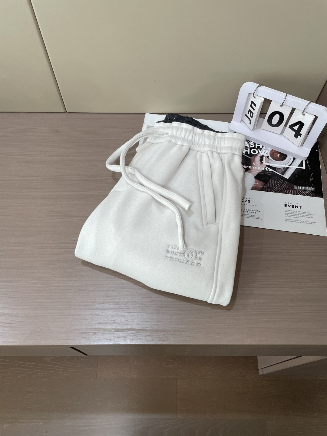 Maison Margiela马吉拉M-3XL弯刀剪裁束脚卫裤 秋冬针织休闲裤男▫️面料：高克重针织带微