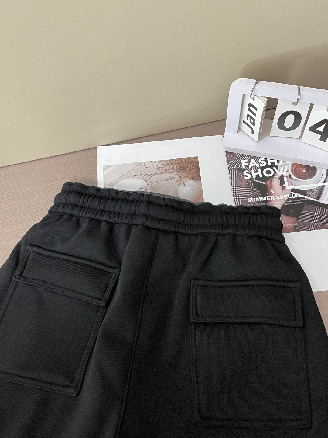 Maison Margiela马吉拉M-3XL弯刀剪裁束脚卫裤 秋冬针织休闲裤男▫️面料：高克重针织带微