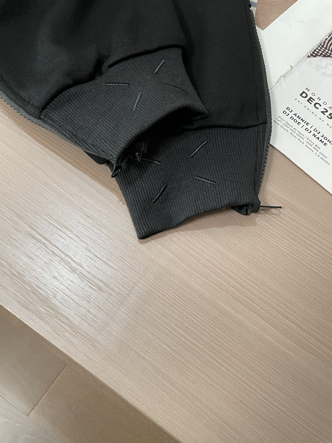 Maison Margiela马吉拉M-3XL弯刀剪裁束脚卫裤 秋冬针织休闲裤男▫️面料：高克重针织带微