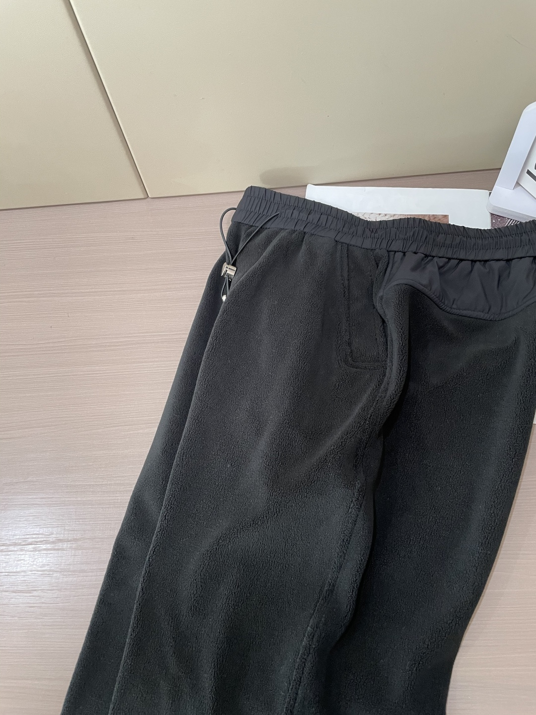 Moncler盟可睐M-3XL男士秋冬双面绒针织休闲裤◆ 面料：精梳棉混纺双面绒材质，触感软糯亲肤，绒感