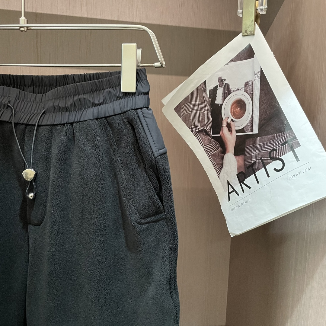 Moncler盟可睐M-3XL男士秋冬双面绒针织休闲裤◆ 面料：精梳棉混纺双面绒材质，触感软糯亲肤，绒感