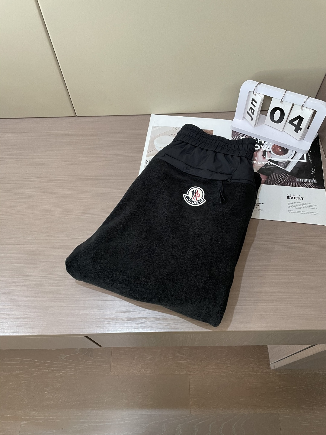 Moncler盟可睐M-3XL男士秋冬双面绒针织休闲裤◆ 面料：精梳棉混纺双面绒材质，触感软糯亲肤，绒感