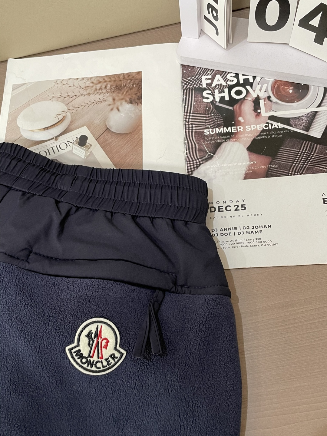 Moncler盟可睐M-3XL男士秋冬双面绒针织休闲裤◆ 面料：精梳棉混纺双面绒材质，触感软糯亲肤，绒感