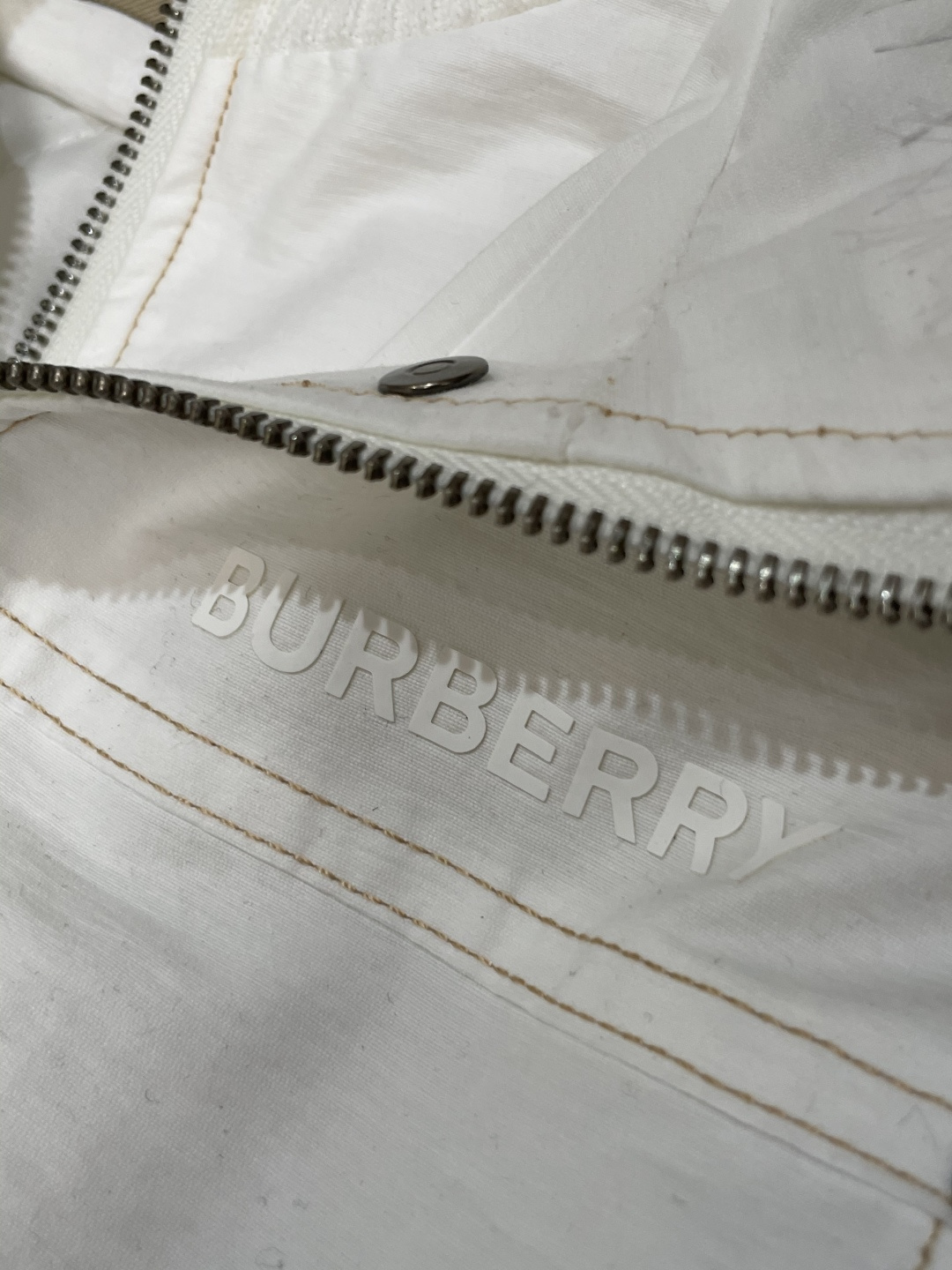 Burberry博柏利秋冬爆款工装风派克棉服 男短款可拆卸毛领抗风保暖外套✨ 高密三防机能面料外层搭配优