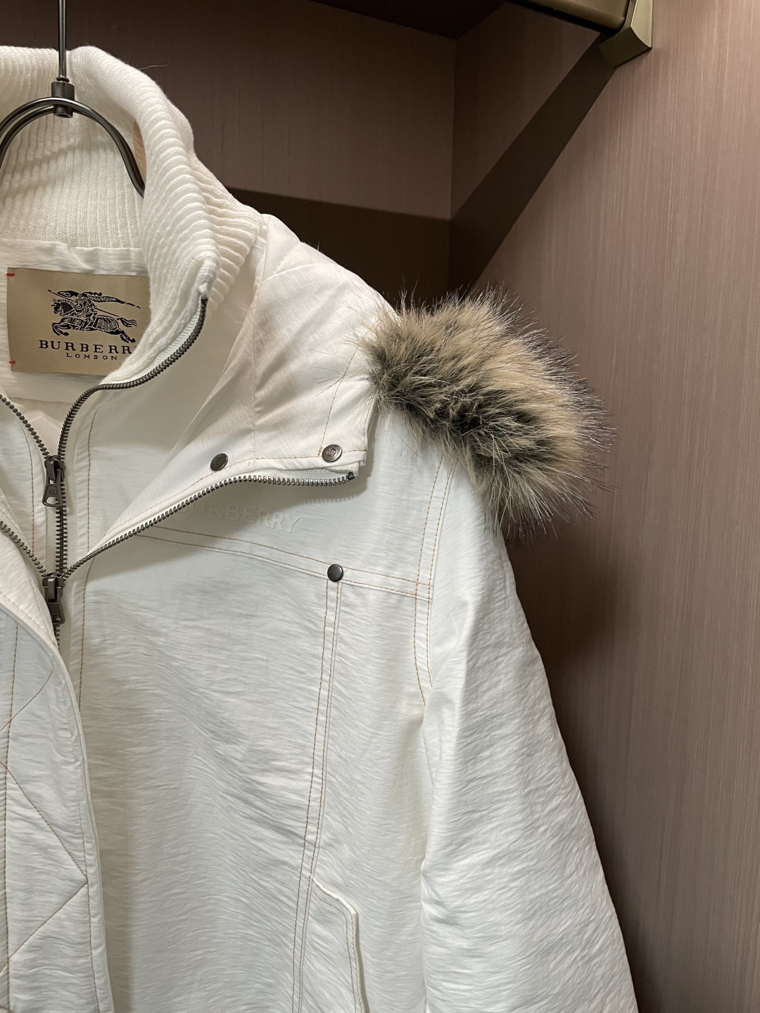 Burberry博柏利秋冬爆款工装风派克棉服 男短款可拆卸毛领抗风保暖外套✨ 高密三防机能面料外层搭配优