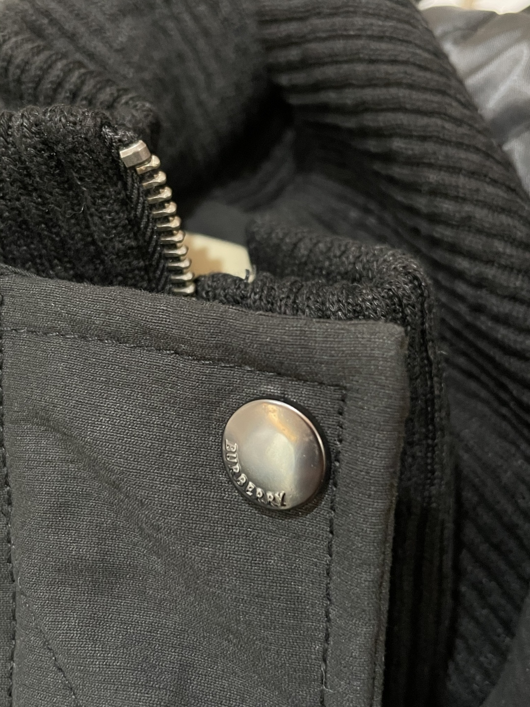 Burberry博柏利秋冬爆款工装风派克棉服 男短款可拆卸毛领抗风保暖外套✨ 高密三防机能面料外层搭配优