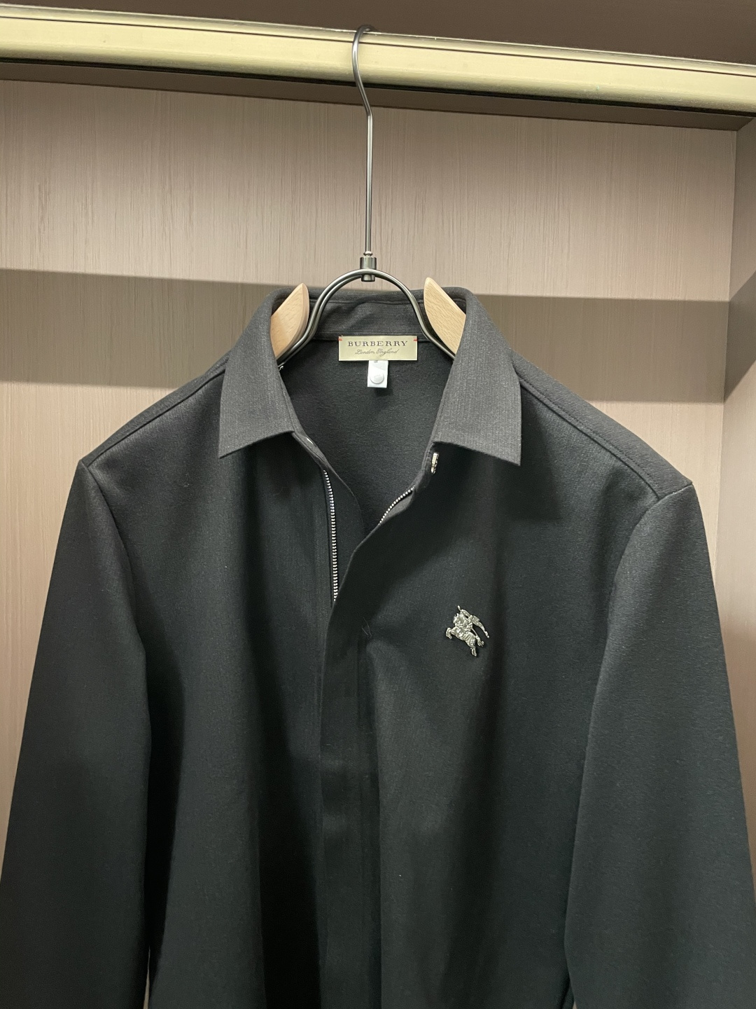 Burberry博柏利M-3XL磨毛肌理保暖衬衫外套 男士商务休闲全拉链长袖上衣✅ 磨毛针织肌理面料定制