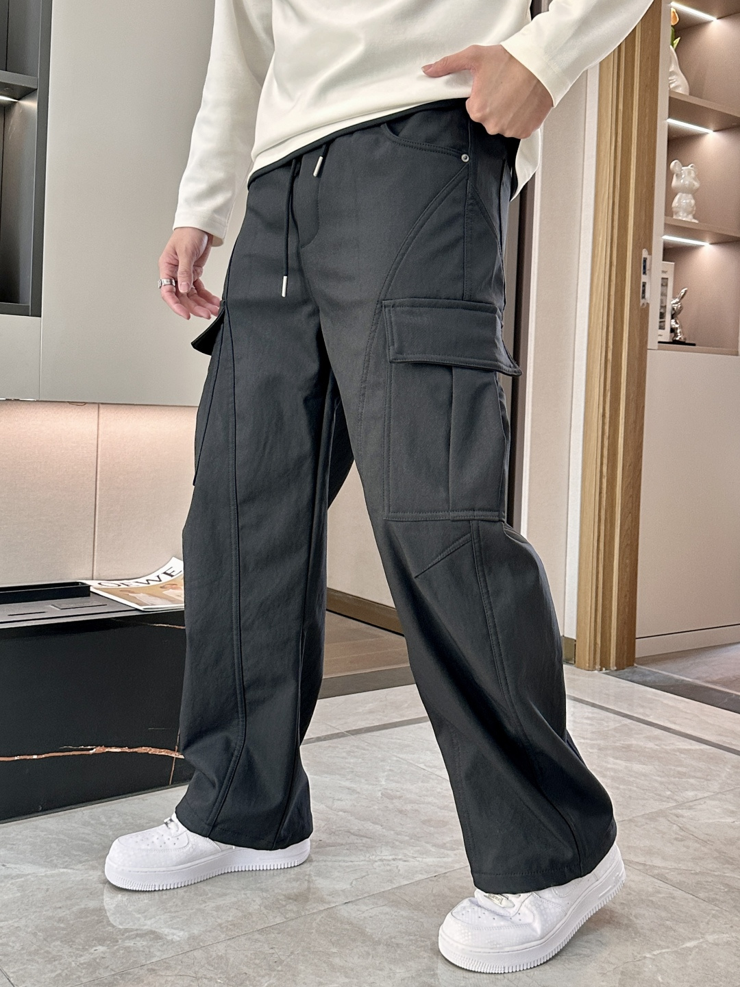 凯乐石2025秋冬最新系列男士加厚休闲裤！内里加绒，非常保暖，北方的宝子们赶紧备上！采用客供弹力柔棉材质