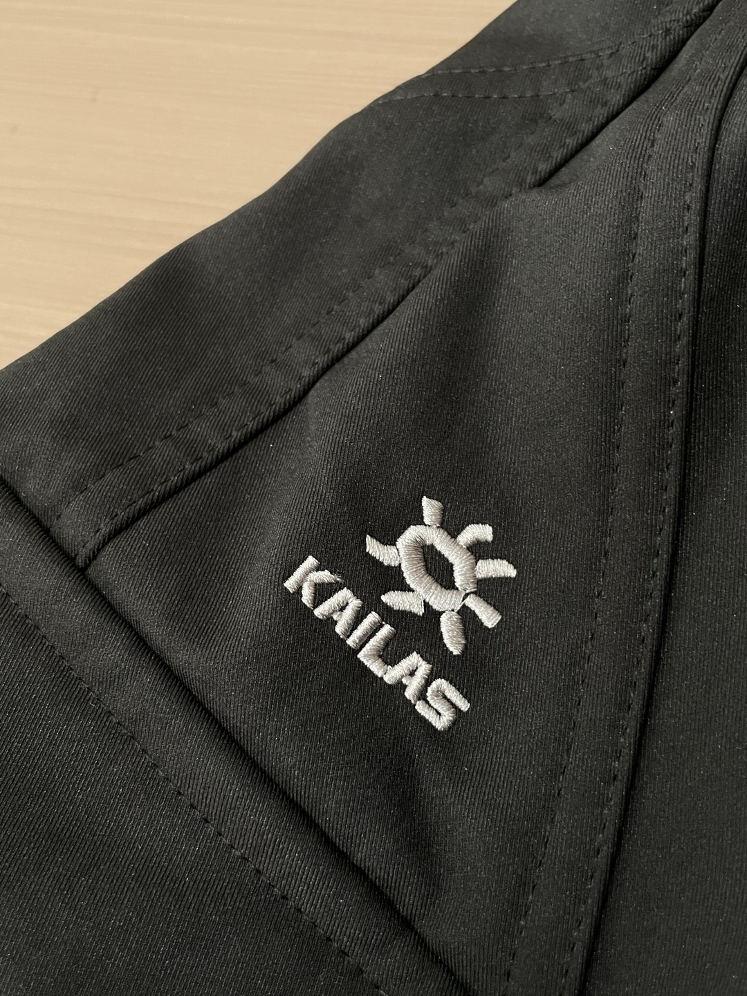 凯乐石2025秋冬最新系列男士加厚休闲裤！内里加绒，非常保暖，北方的宝子们赶紧备上！采用客供弹力柔棉材质