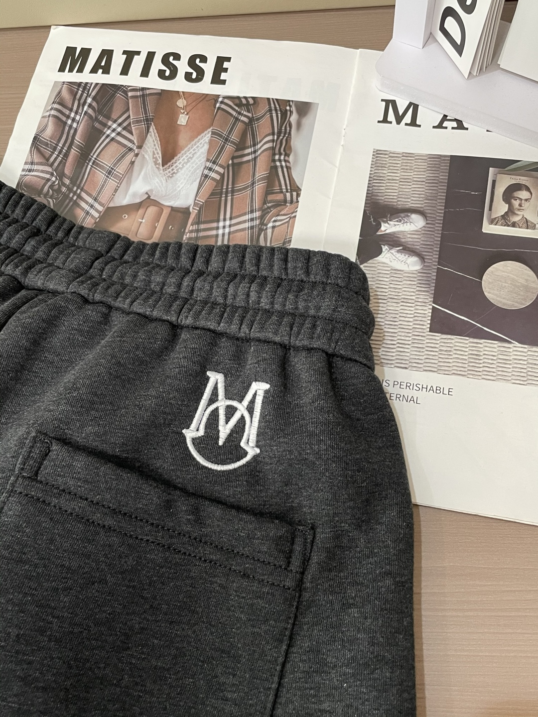 蒙口 2025秋冬最新系列男士加厚休闲裤！内里加绒，非常保暖，北方的宝子们赶紧备上！采用客供弹力柔棉材质