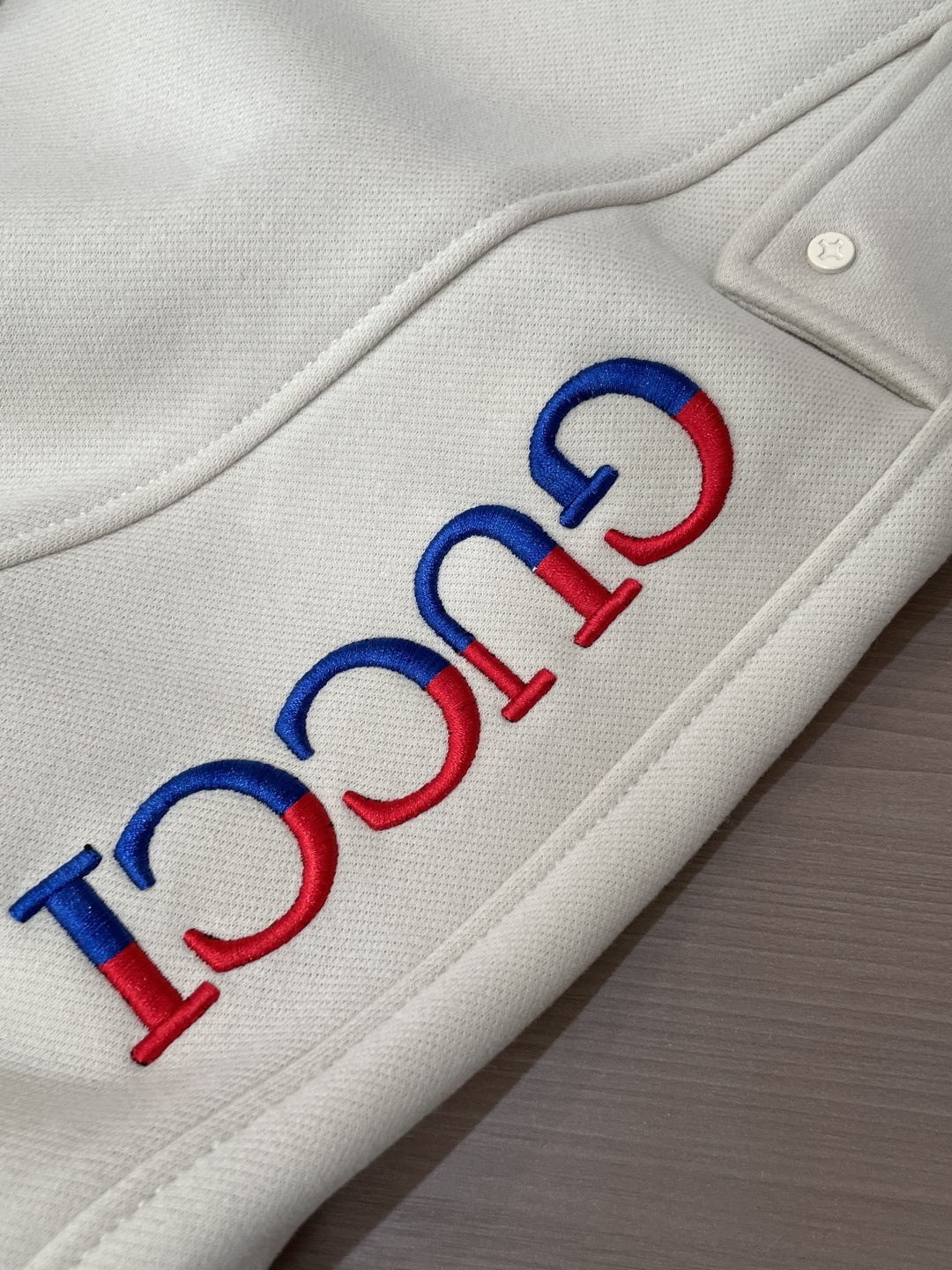 Gucc 2025秋冬最新系列男士加厚休闲裤！内里加绒，非常保暖，北方的宝子们赶紧备上！采用客供弹力柔棉