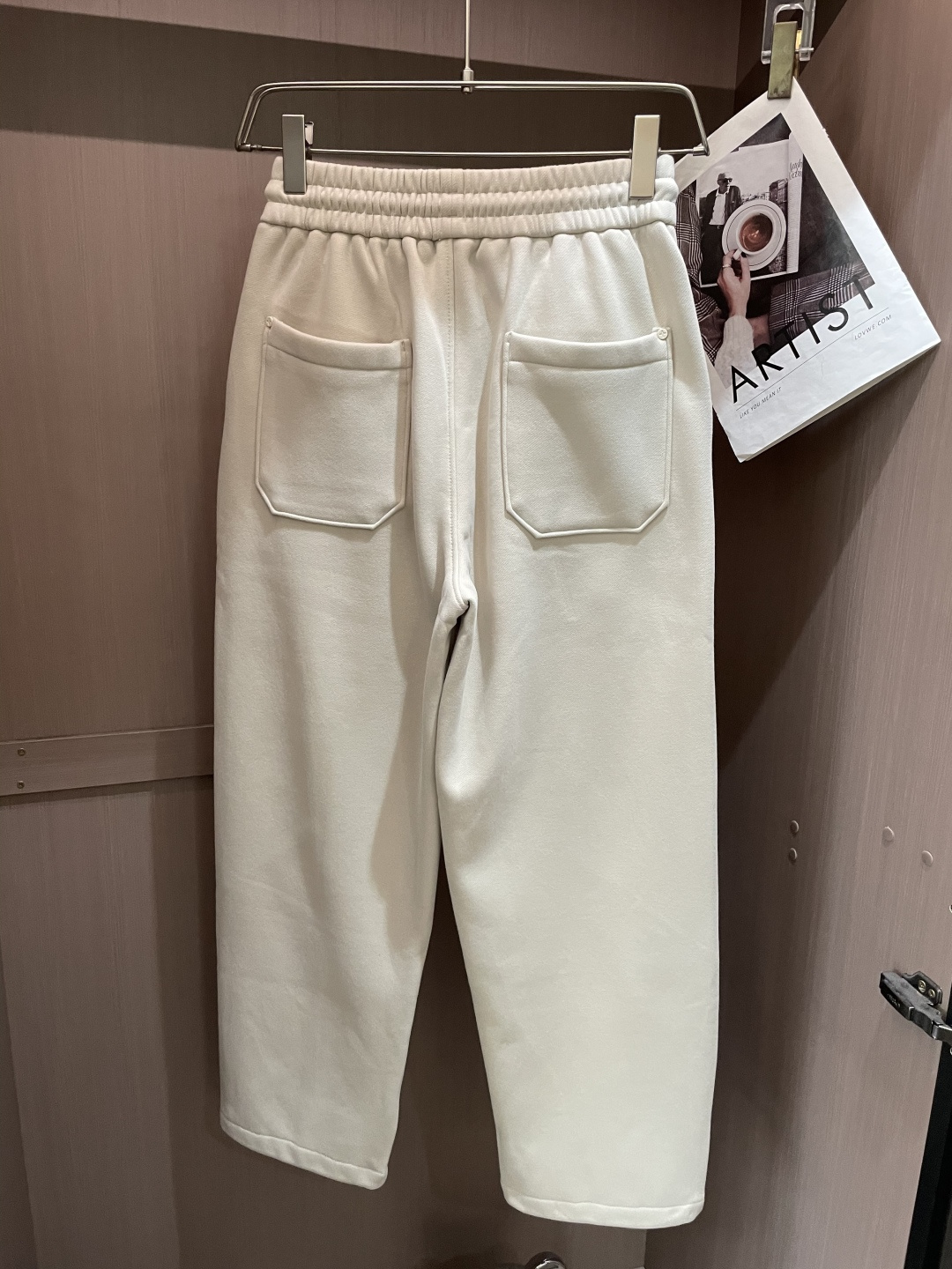 Gucc 2025秋冬最新系列男士加厚休闲裤！内里加绒，非常保暖，北方的宝子们赶紧备上！采用客供弹力柔棉