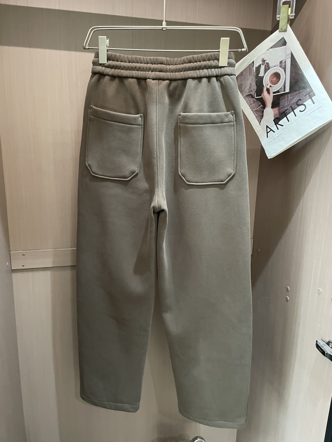 Gucc 2025秋冬最新系列男士加厚休闲裤！内里加绒，非常保暖，北方的宝子们赶紧备上！采用客供弹力柔棉