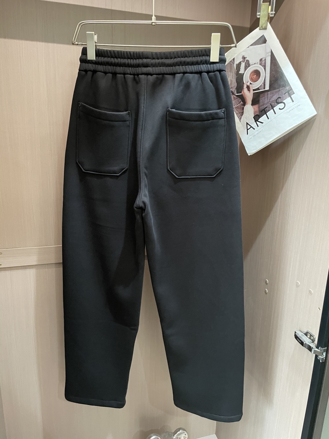 Gucc 2025秋冬最新系列男士加厚休闲裤！内里加绒，非常保暖，北方的宝子们赶紧备上！采用客供弹力柔棉