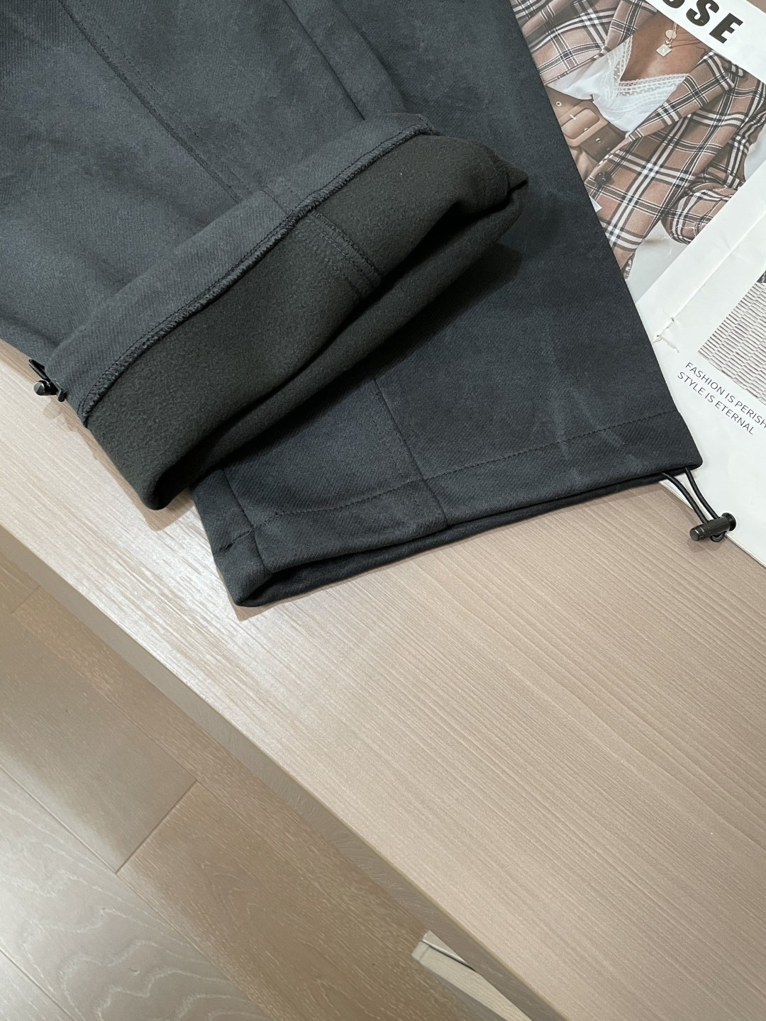 始祖鸟 2025秋冬最新系列男士加厚休闲裤！内里加绒，非常保暖，北方的宝子们赶紧备上！采用客供弹力柔棉材