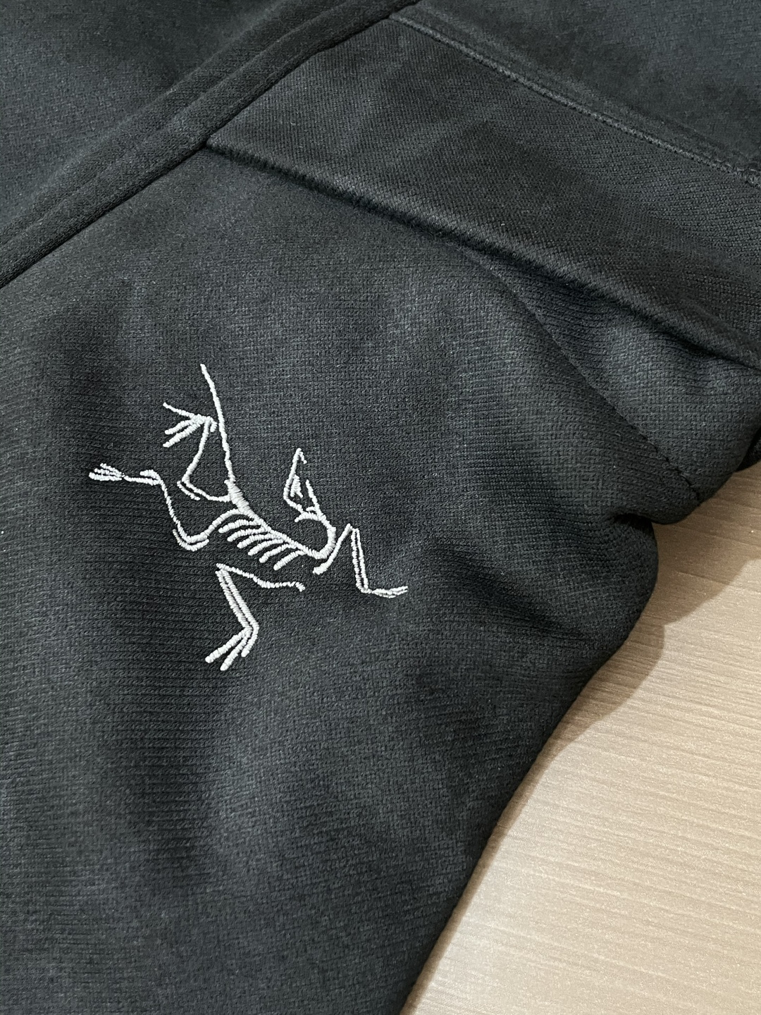 始祖鸟 2025秋冬最新系列男士加厚休闲裤！内里加绒，非常保暖，北方的宝子们赶紧备上！采用客供弹力柔棉材