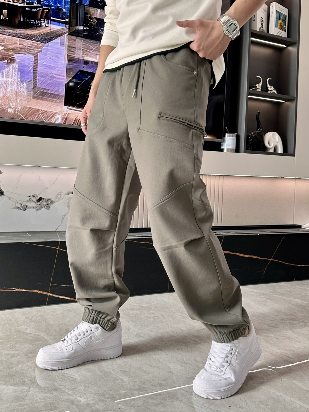 始祖鸟 2025秋冬最新系列男士加厚休闲裤！内里加绒，非常保暖，北方的宝子们赶紧备上！采用客供弹力柔棉材