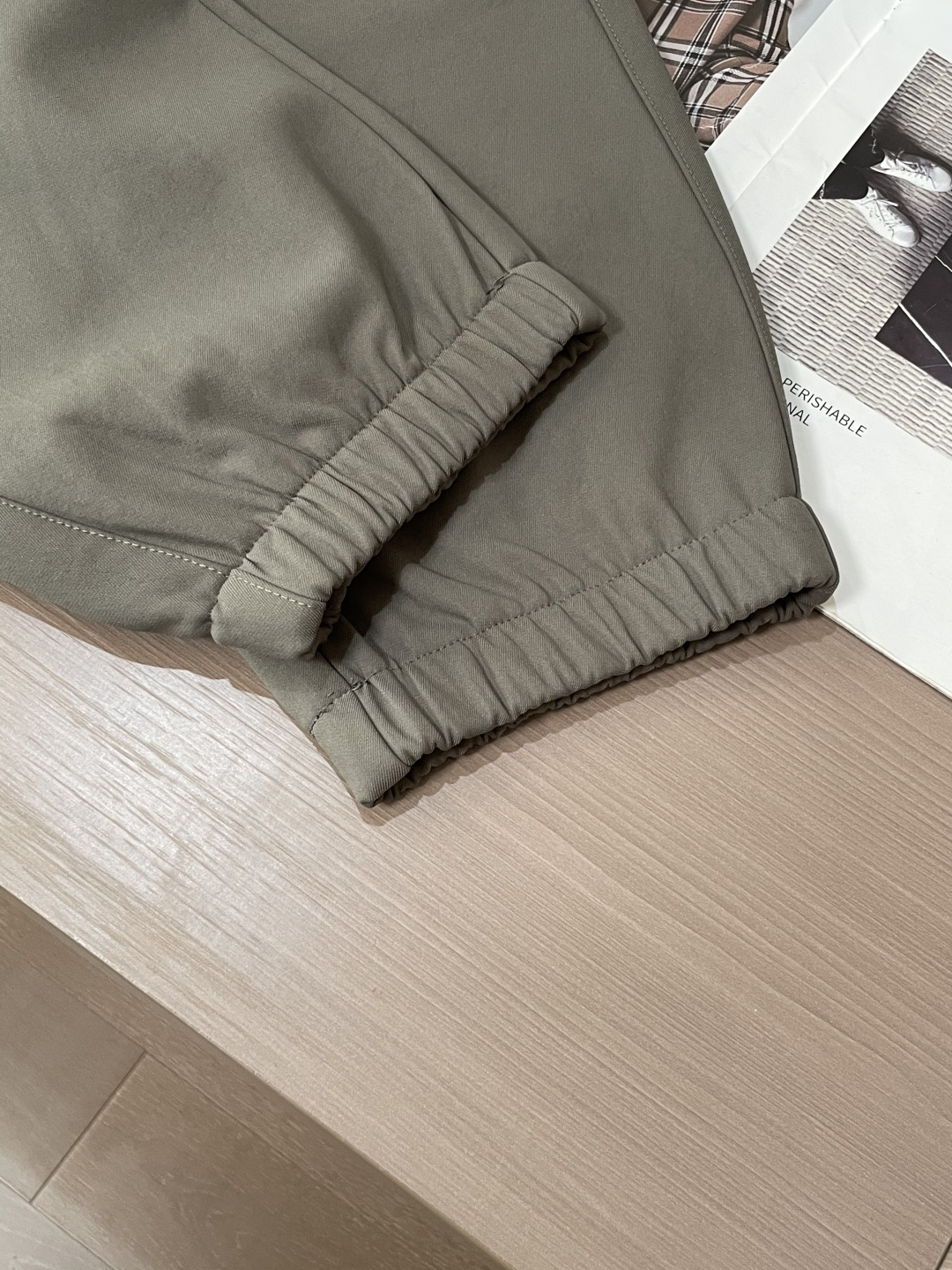 始祖鸟 2025秋冬最新系列男士加厚休闲裤！内里加绒，非常保暖，北方的宝子们赶紧备上！采用客供弹力柔棉材