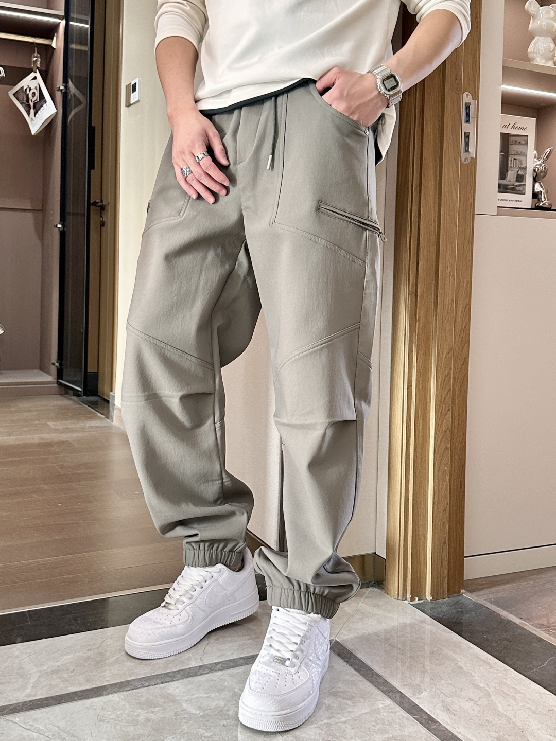 始祖鸟 2025秋冬最新系列男士加厚休闲裤！内里加绒，非常保暖，北方的宝子们赶紧备上！采用客供弹力柔棉材