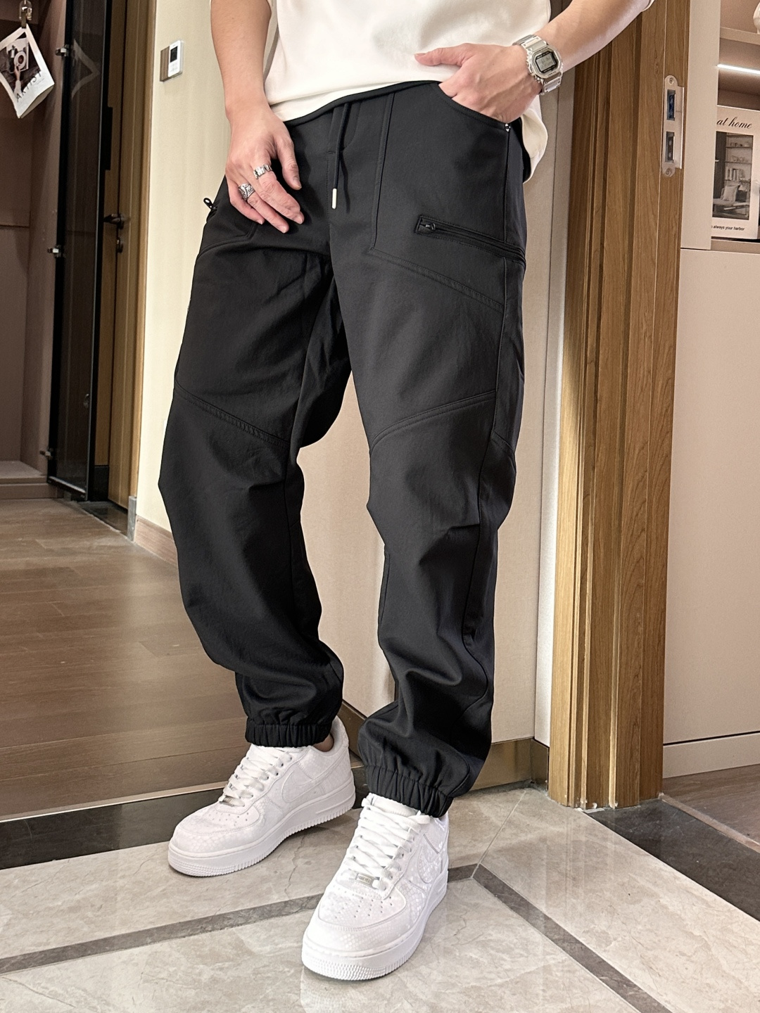 始祖鸟 2025秋冬最新系列男士加厚休闲裤！内里加绒，非常保暖，北方的宝子们赶紧备上！采用客供弹力柔棉材