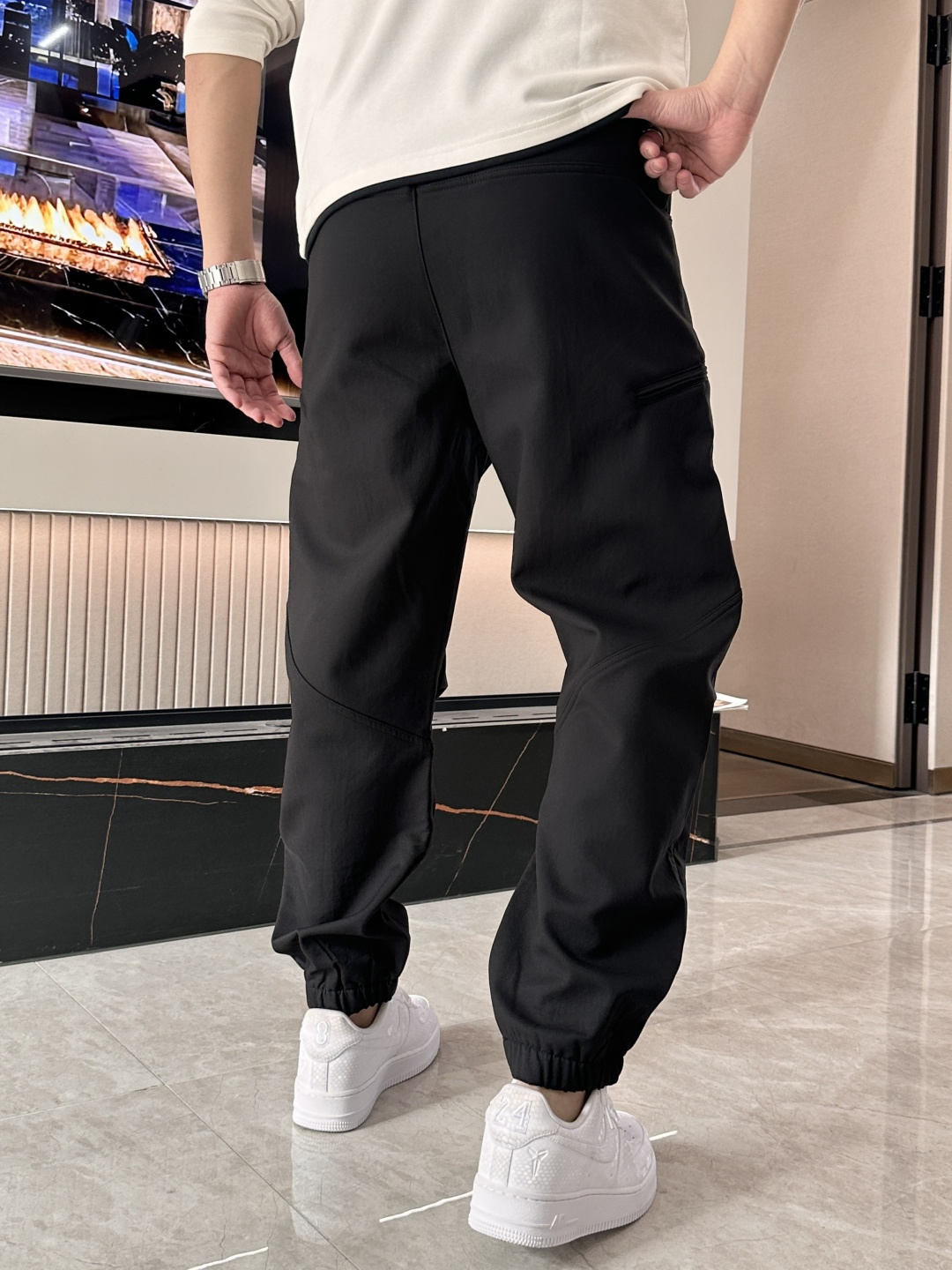 始祖鸟 2025秋冬最新系列男士加厚休闲裤！内里加绒，非常保暖，北方的宝子们赶紧备上！采用客供弹力柔棉材