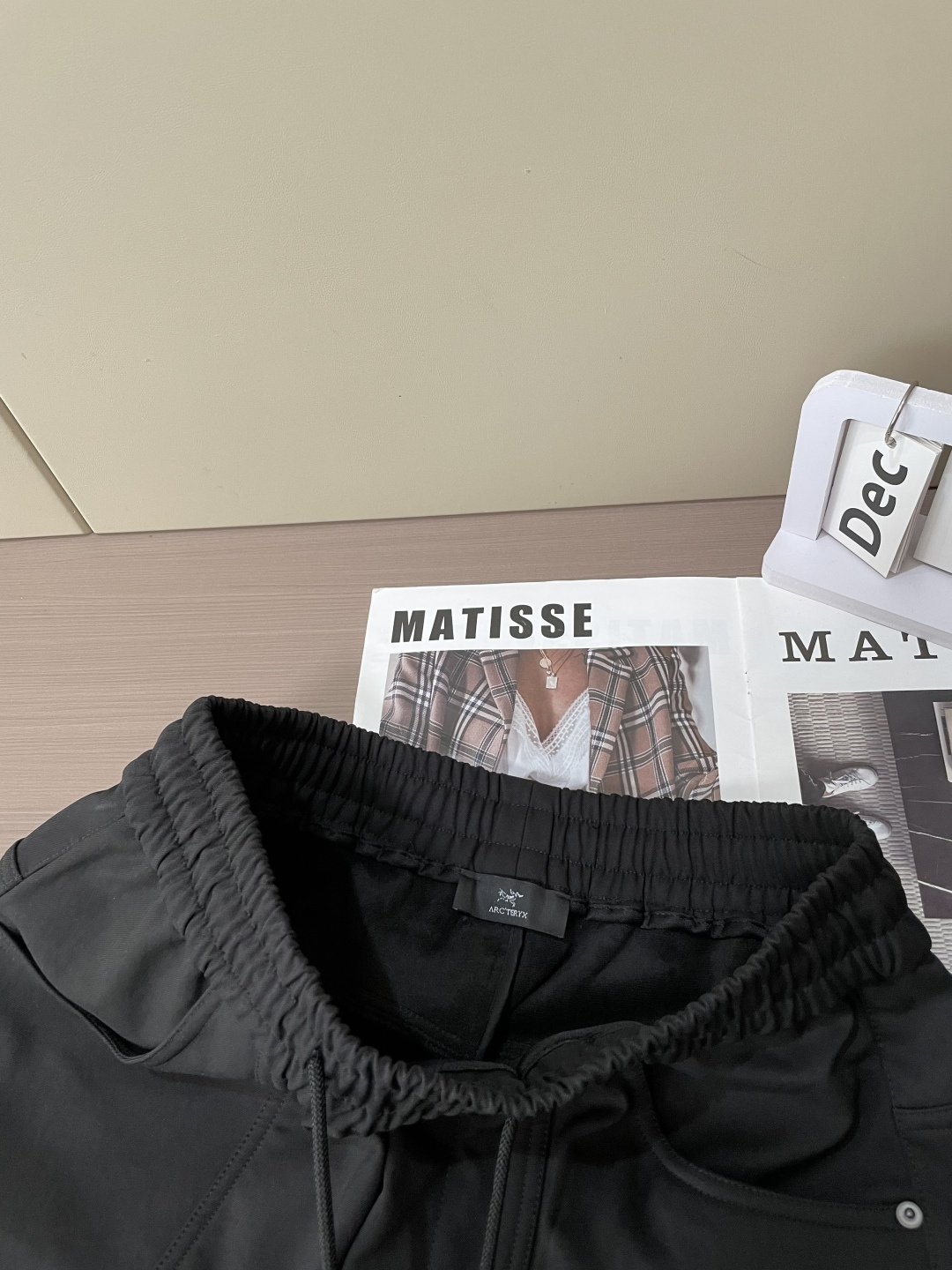 始祖鸟 2025秋冬最新系列男士加厚休闲裤！内里加绒，非常保暖，北方的宝子们赶紧备上！采用客供弹力柔棉材