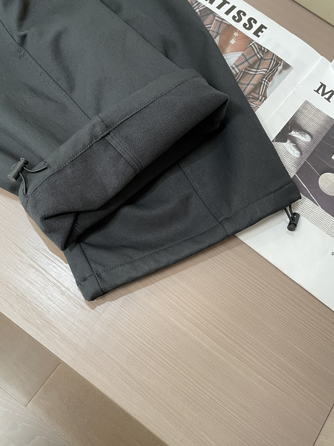 Prad 2025秋冬最新系列男士加厚休闲裤！内里加绒，非常保暖，北方的宝子们赶紧备上！采用客供弹力柔棉