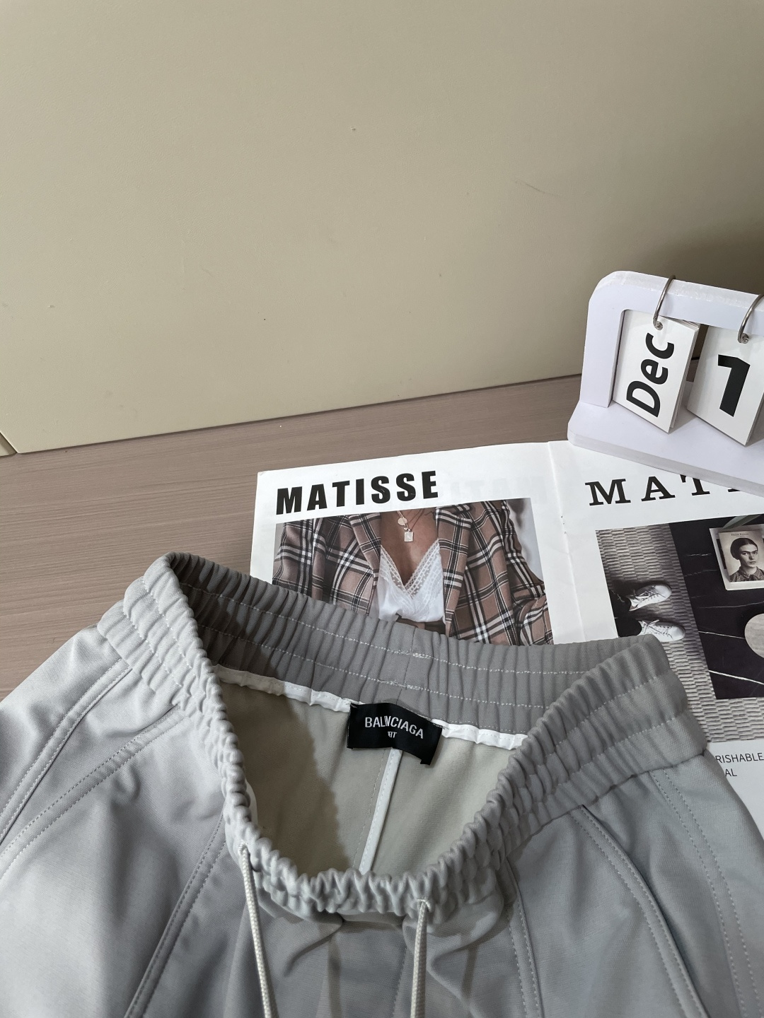 巴黎世家 2025秋冬最新系列男士加厚休闲裤！内里加绒，非常保暖，北方的宝子们赶紧备上！采用客供弹力柔棉