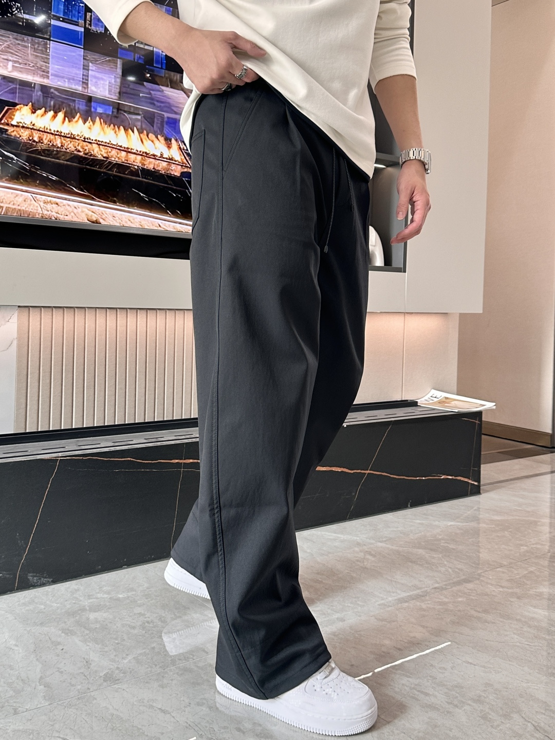 BC 2025秋冬最新系列男士加厚休闲裤！内里加绒，非常保暖，北方的宝子们赶紧备上！采用客供弹力柔棉材质